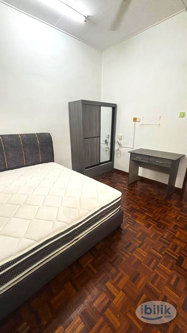 MIDDLE ROOM BATU PAHAT (FEMALE ONLY ) - Image 4
