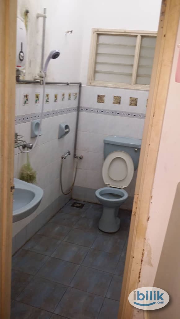 Middle Room at USJ 23, UEP Subang Jaya - Image 1