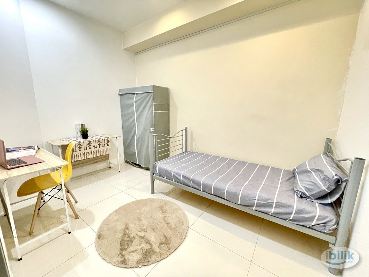🚆 Walk to LRT & Mall – Regalia Residence Room 📍 - Image 1