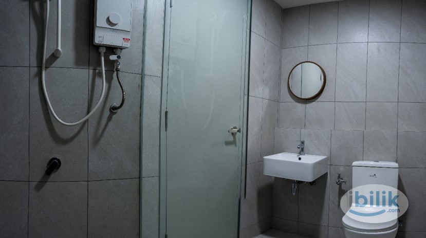 MASTER BEDROOM TO RENT - Image 1