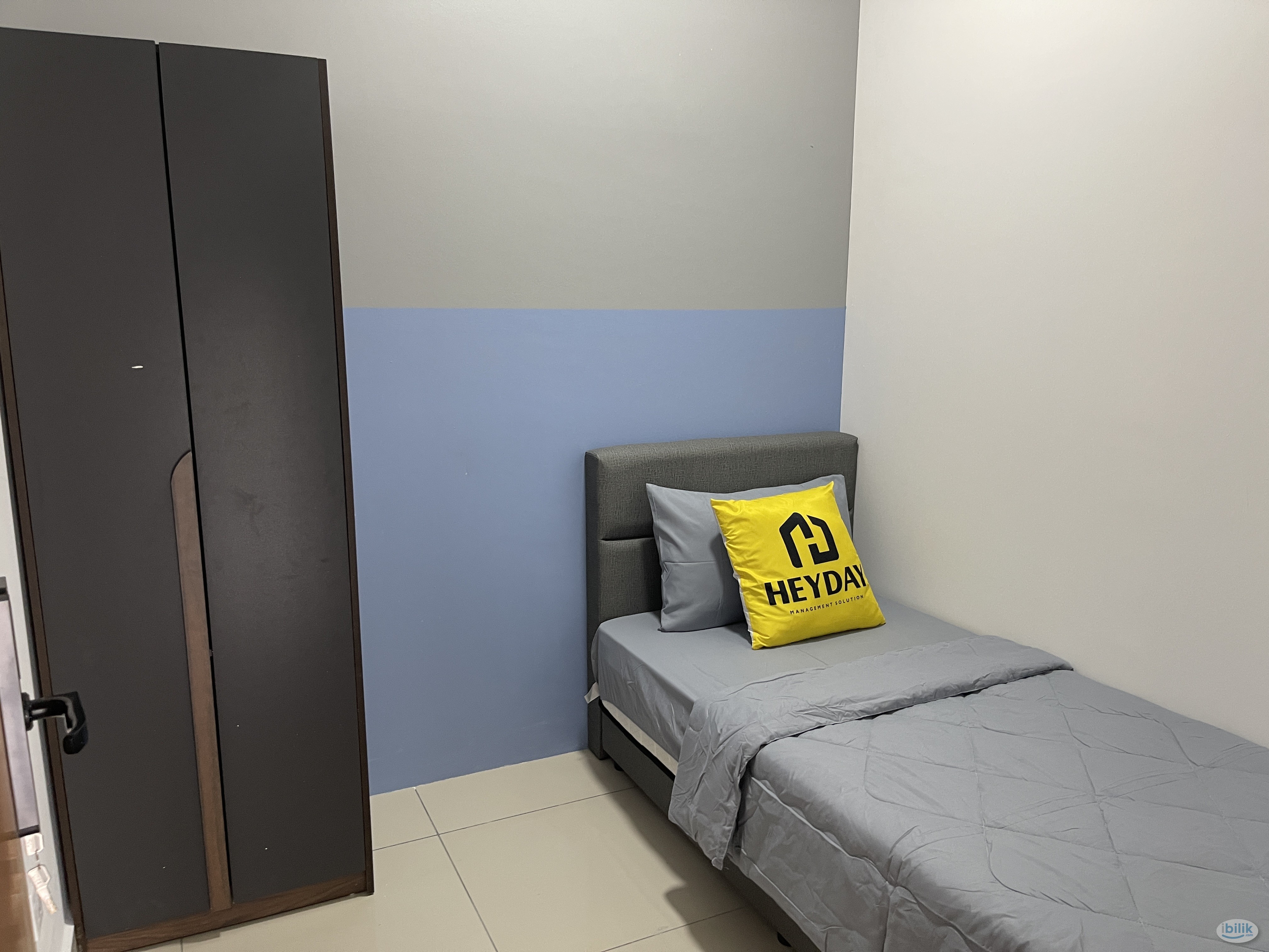 Twin Tower Single Room For Rent / Walking to CIQ 5min - Image 1