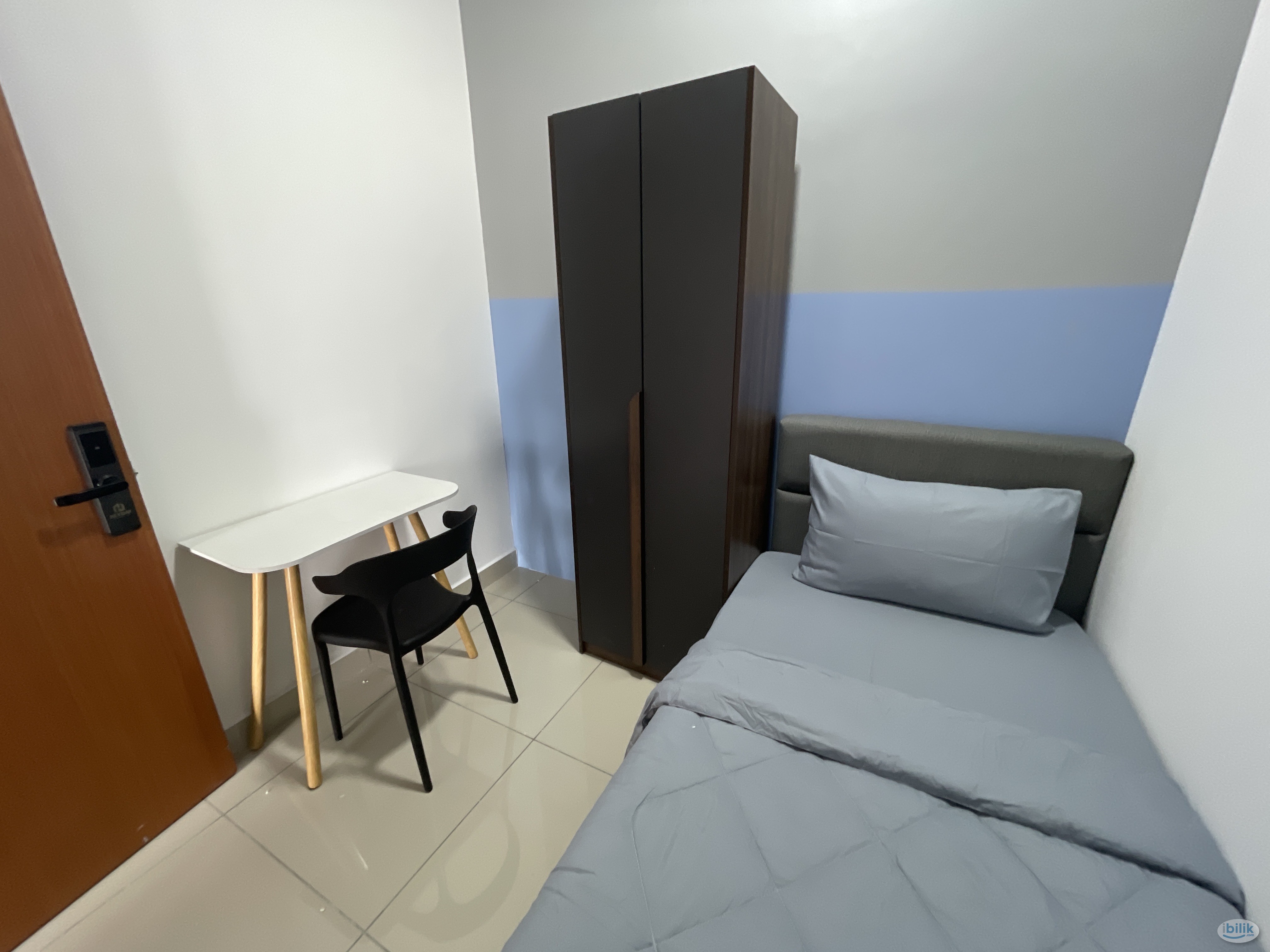 Twin Tower Single Room For Rent / Walking to CIQ 5min - Image 3