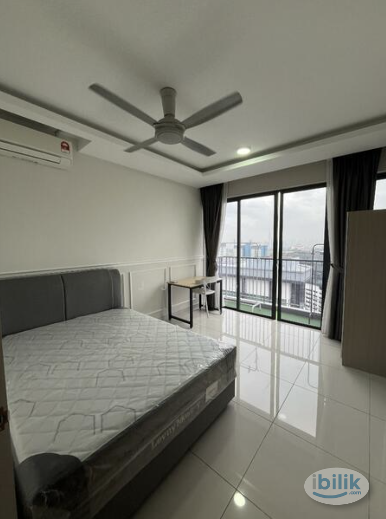 Riana South, Alam Damai @ UCSl | Female Unit | Balcony Room for Rent - Image 1