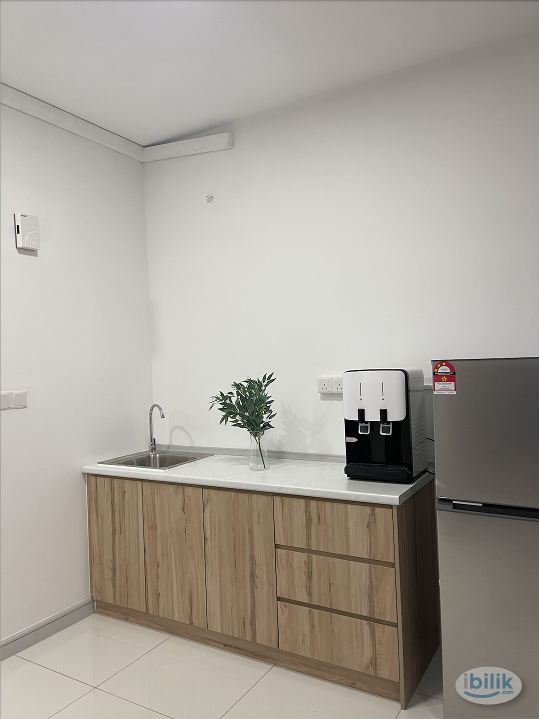 Riana South, Alam Damai @ UCSl | Female Unit | Balcony Room for Rent - Image 5