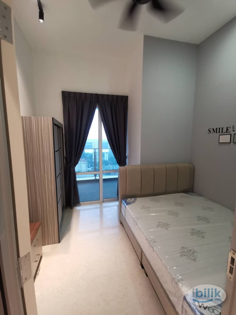 JB Tri Tower Room For Rent Walking CIQ 5 min - Image 1