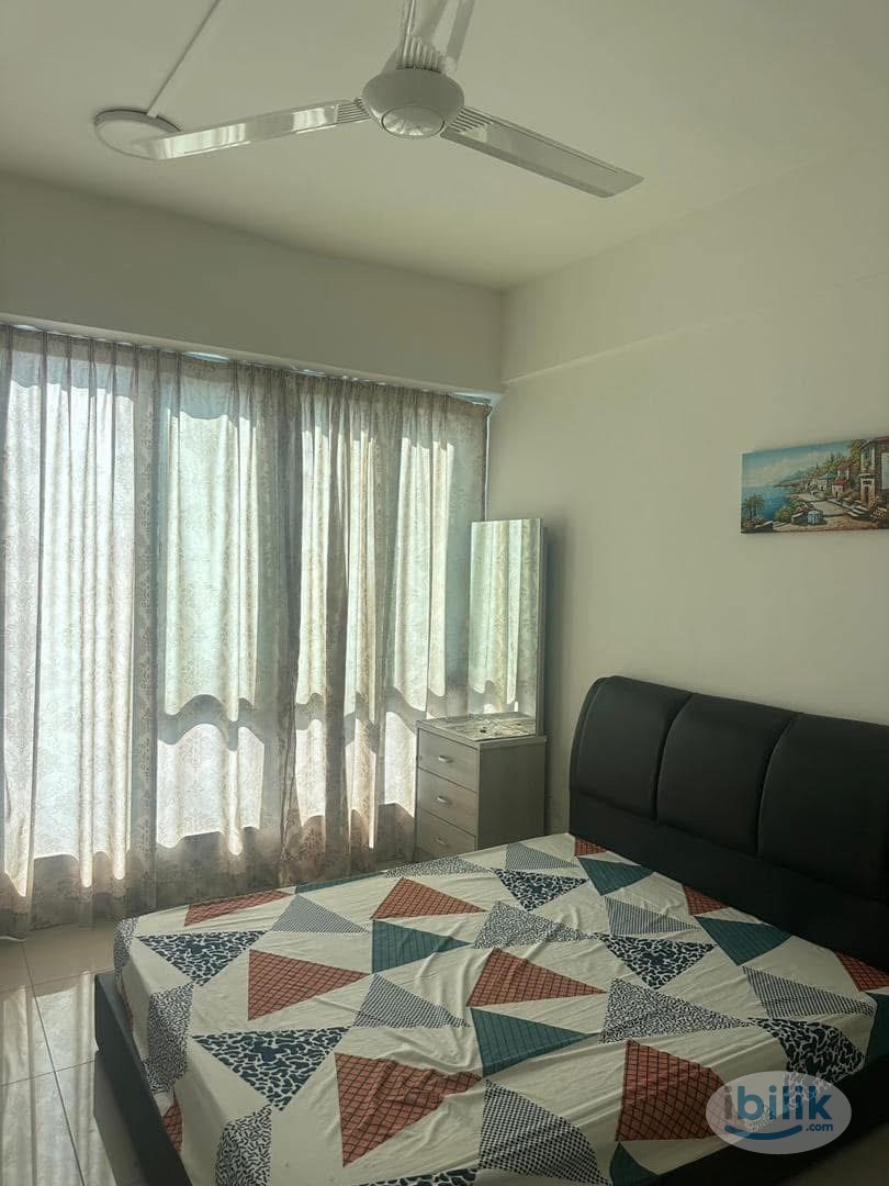 Master Room at Promenade Residence, Bayan Baru - Image 1