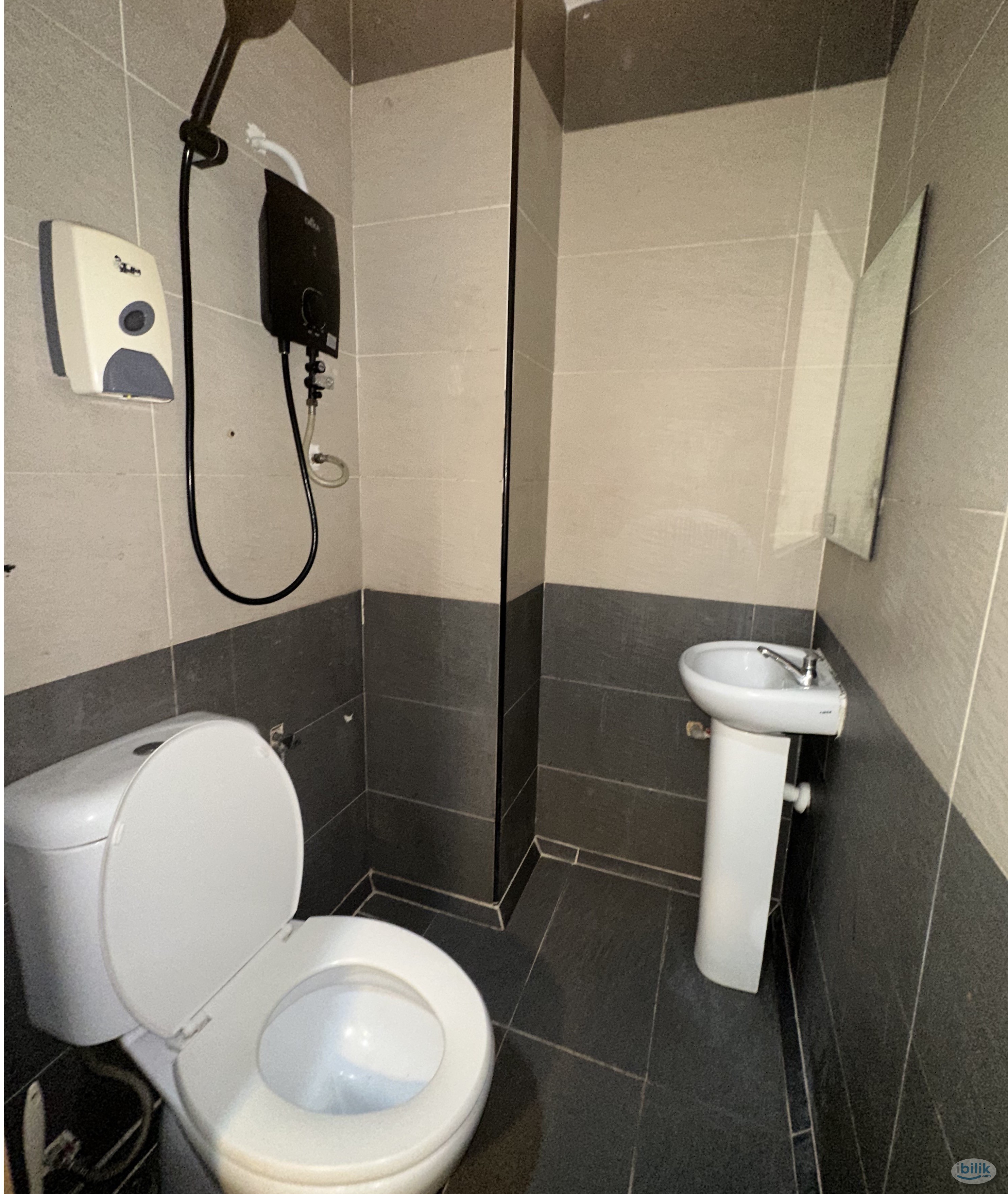 ‼️🤩 SPACIOUS ROOM NEAR BUKIT JELUTONG 🤩‼️ MOVE IN IMMEDIATELY WITH ZERO DEPOSIT ‼️😱 - Image 2