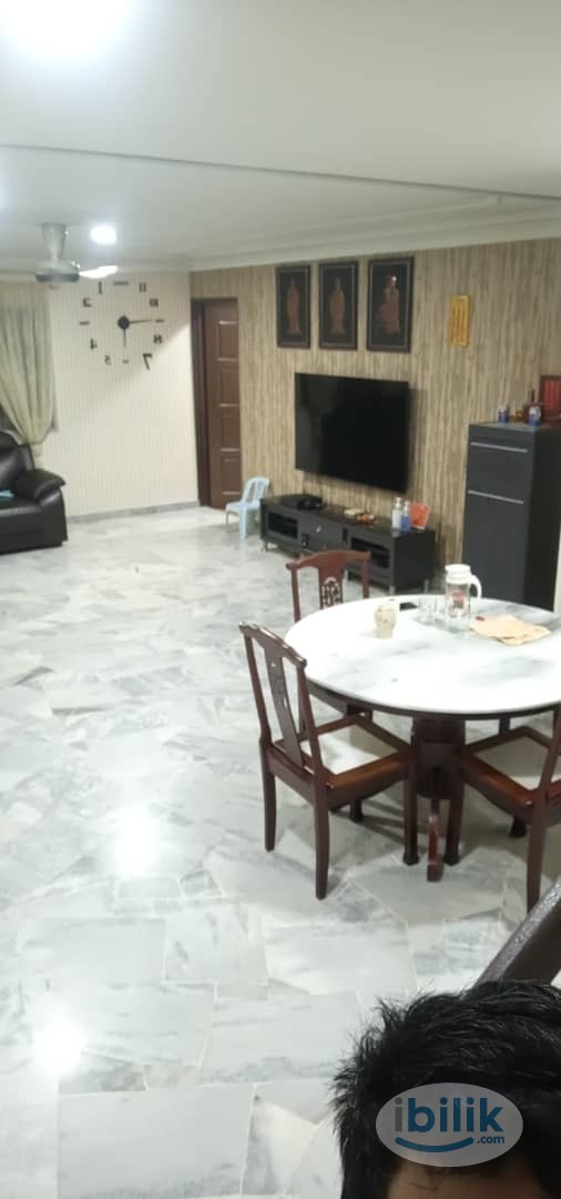 Middle Room at USJ 6, UEP Subang Jaya - Image 1