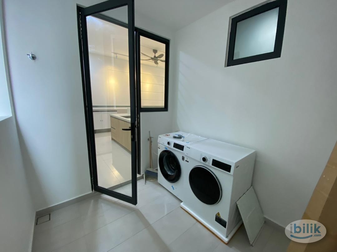 Master Room at Residensi Riamas, Kuala Lumpur - Image 5