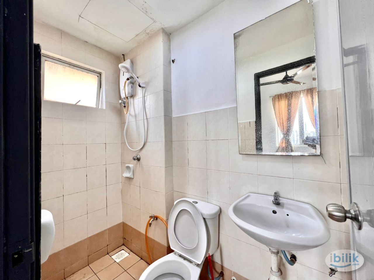 2Min walk to Brt!Fully furnish master room for rent at Casa Subang Apartment near Mydin Giant Lrt Damen Mall Restaurant - Image 4
