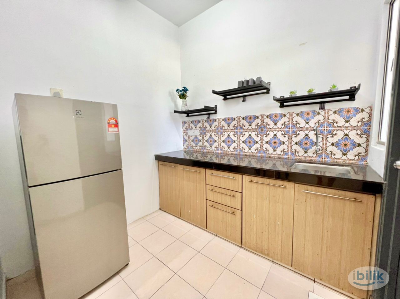 2Min walk to Brt!Fully furnish master room for rent at Casa Subang Apartment near Mydin Giant Lrt Damen Mall Restaurant - Image 5