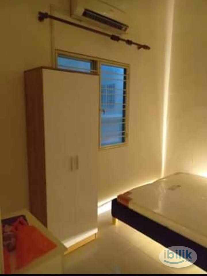 Middle Room at Ampang, Selangor - Image 1