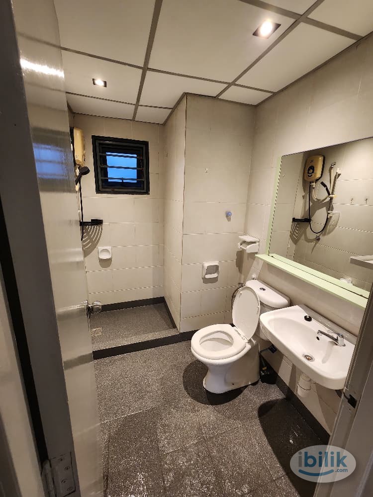 Middle Room at USJ 21, UEP Subang Jaya - Image 4