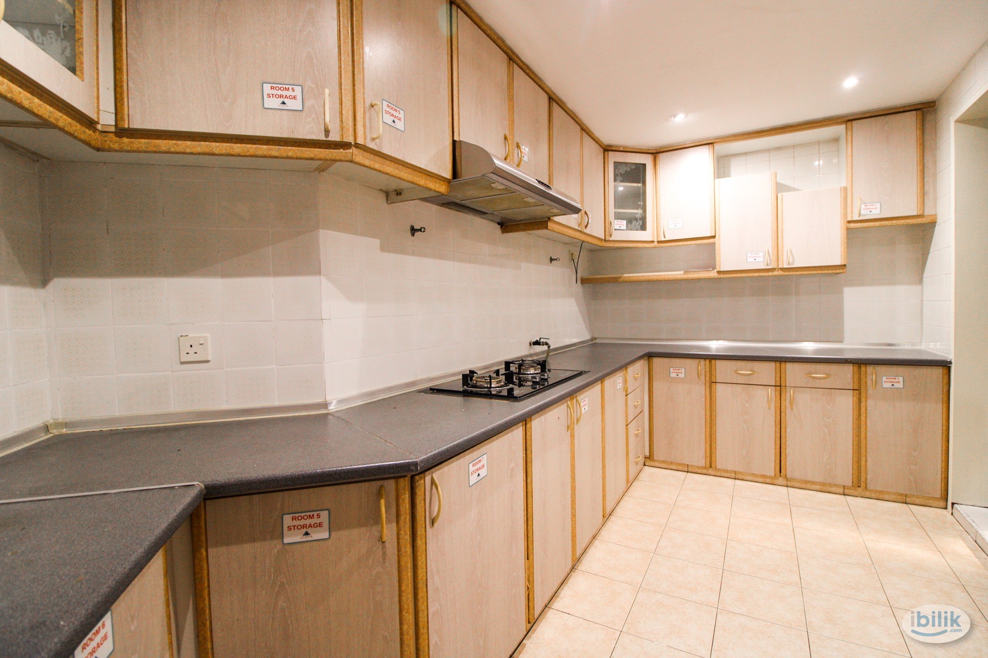 Female & Mix Unit Available Middle Room at Bistari Condominium, Putra - Image 5