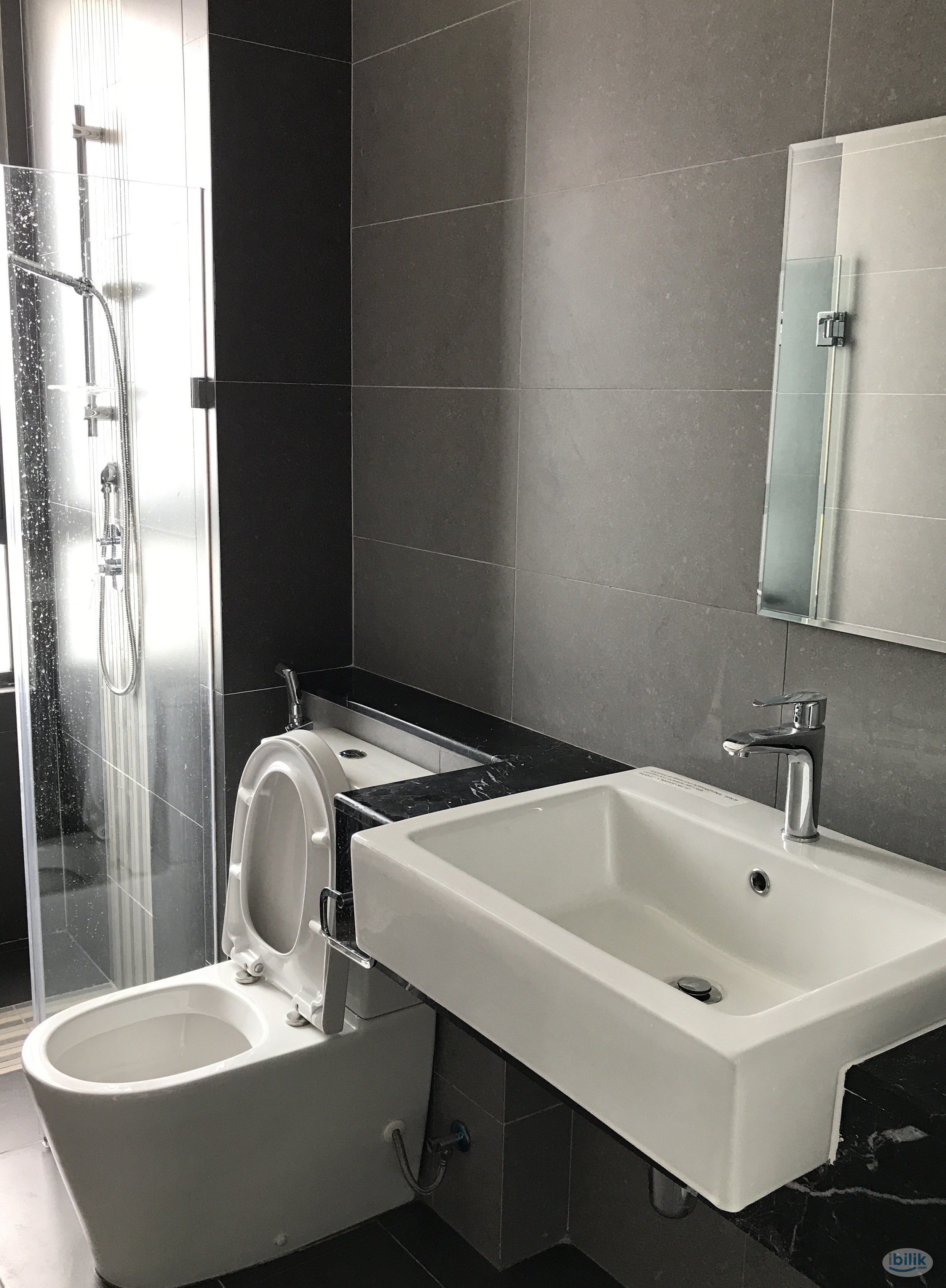 Fully Furnished Single Bedroom - Image 3