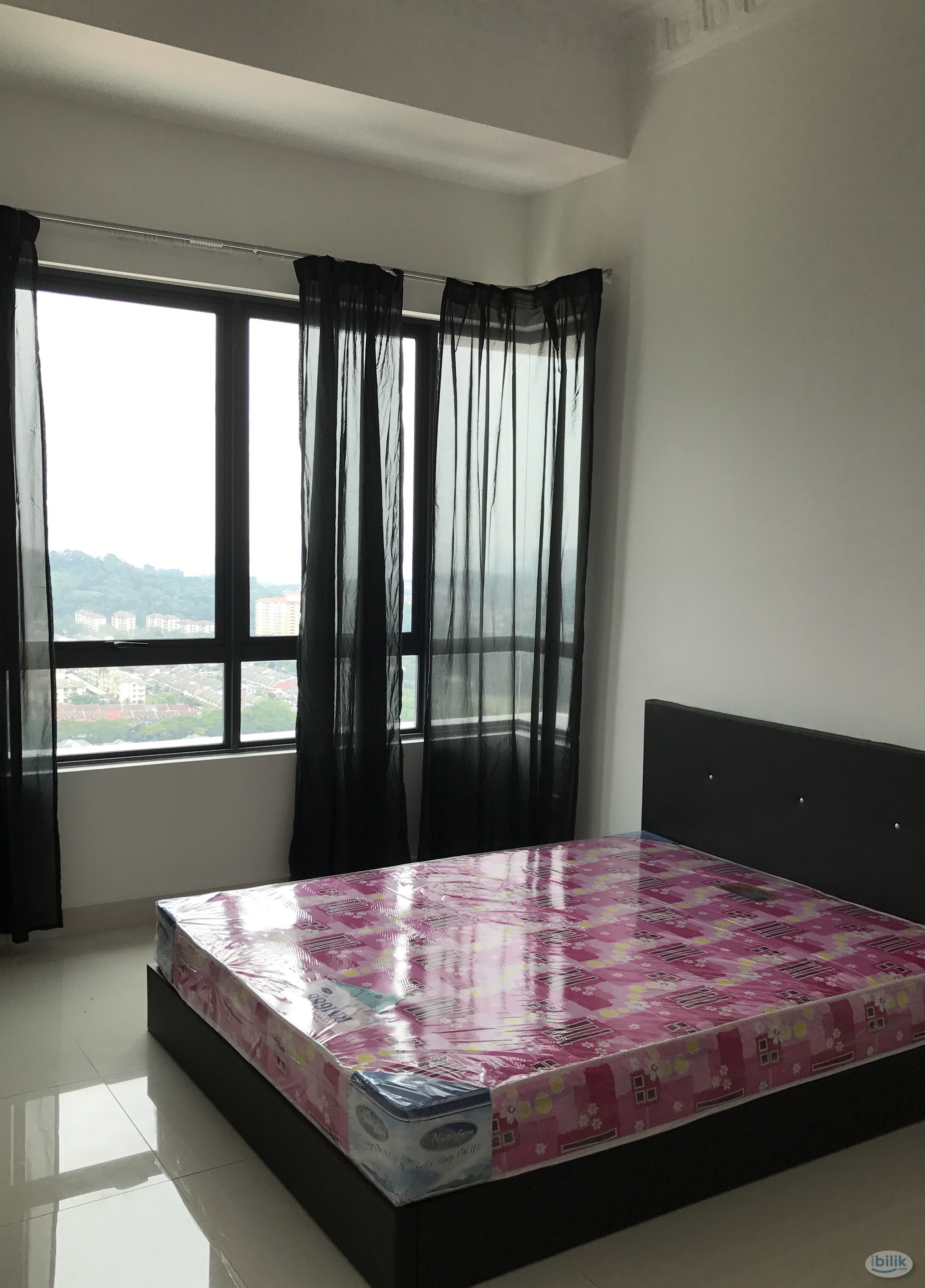 Fully Furnished Bedroom in 8 Kinrara Condo - Image 1