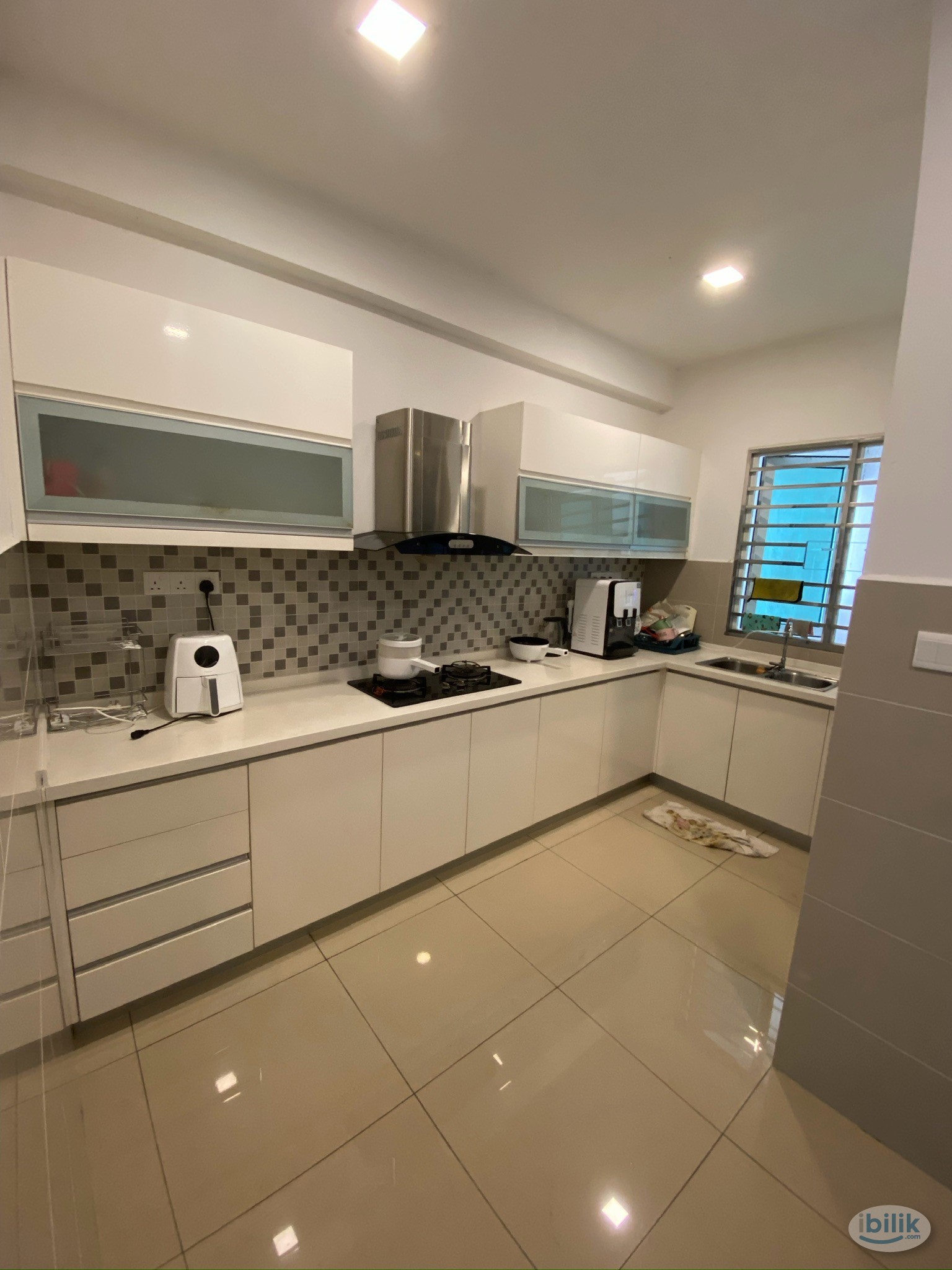 Female Perai Room @The Signature - Image 2