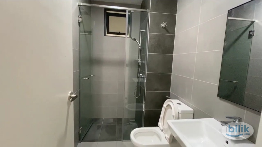 Middle Room at Sunway Belfield Condo, Kuala Lumpur - Image 3