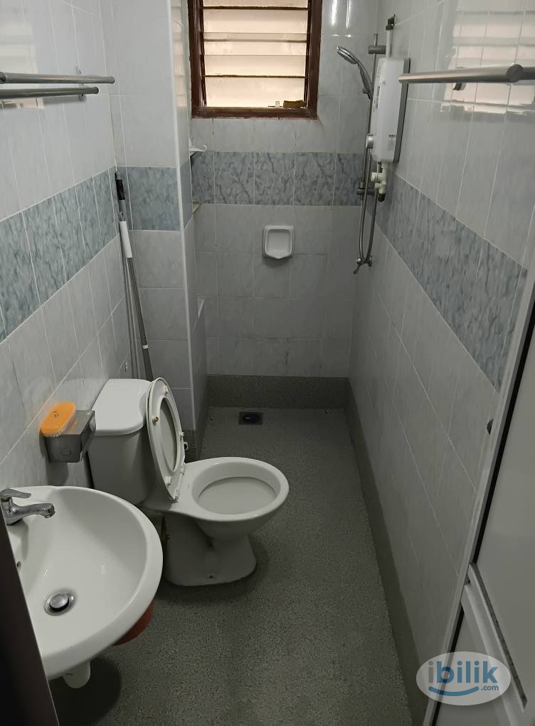 Fully Furnished Middle Room at Georgetown, Penang - Image 5