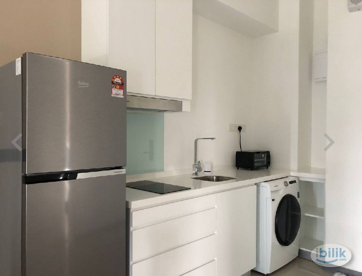 University Malaya Middle Room at SouthLink Lifestyle Apartments, Bangsar South, Bangsar - Image 1