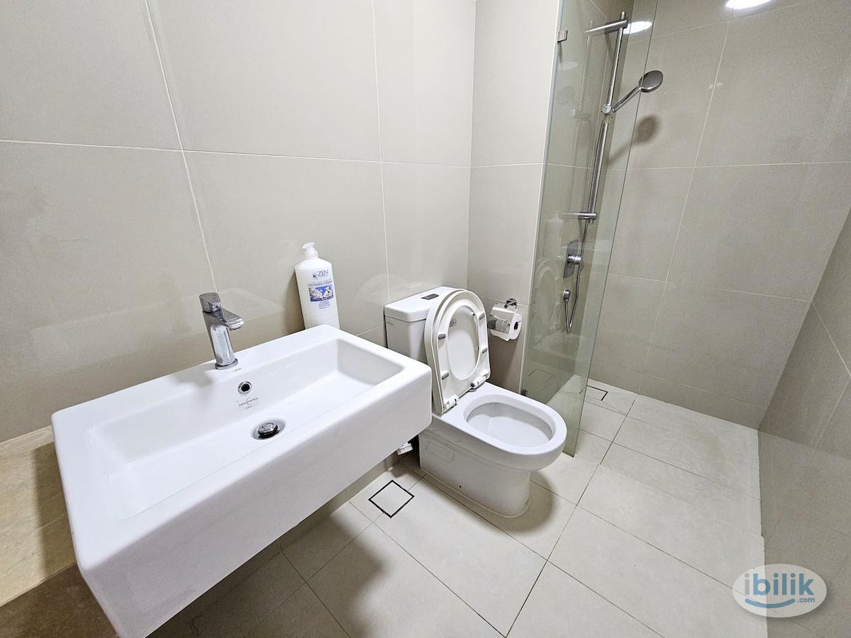 University Malaya Middle Room at SouthLink Lifestyle Apartments, Bangsar South, Bangsar - Image 3