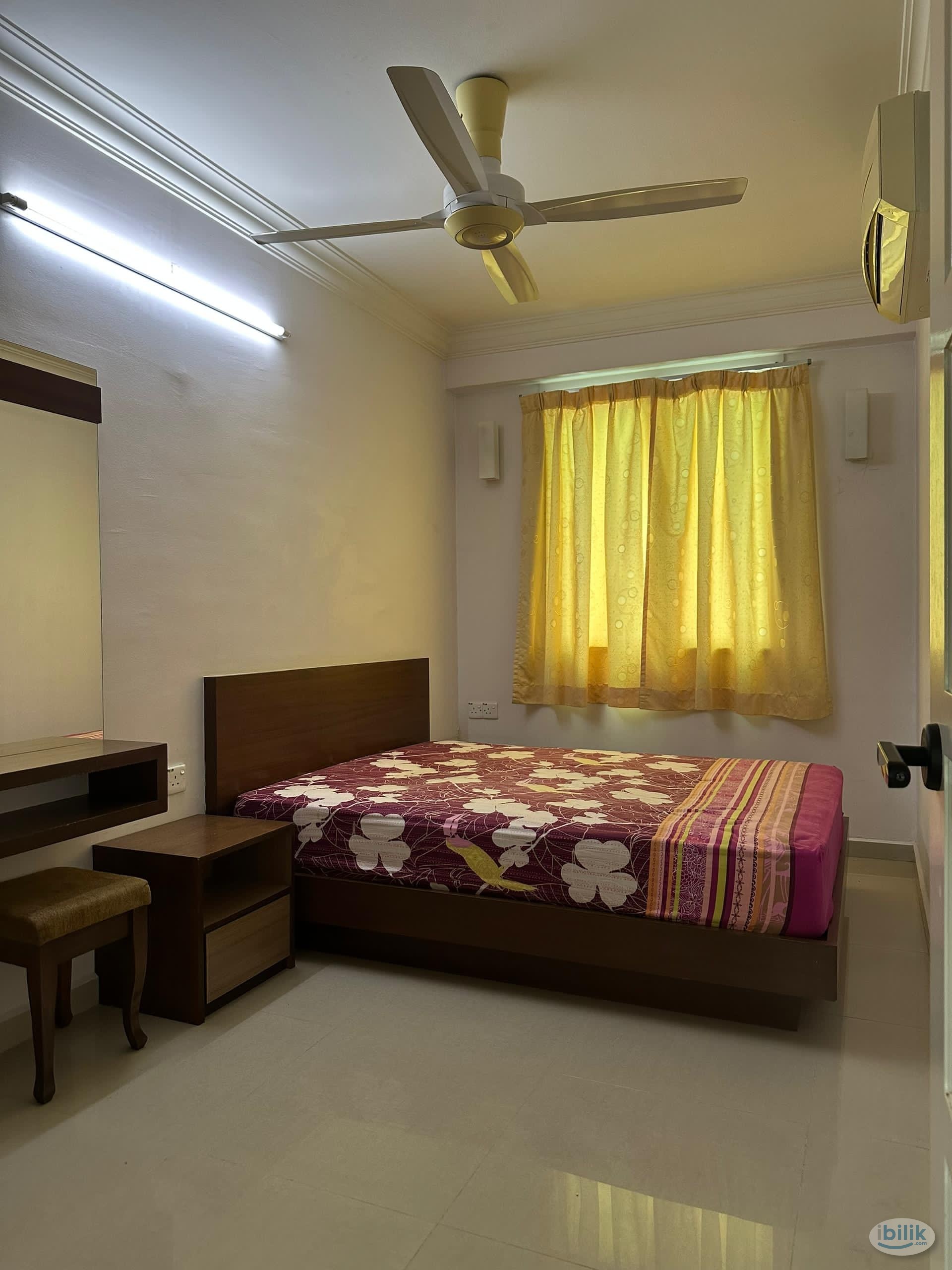 Master Room at Sri Saujana Apartment, Georgetown - Image 1