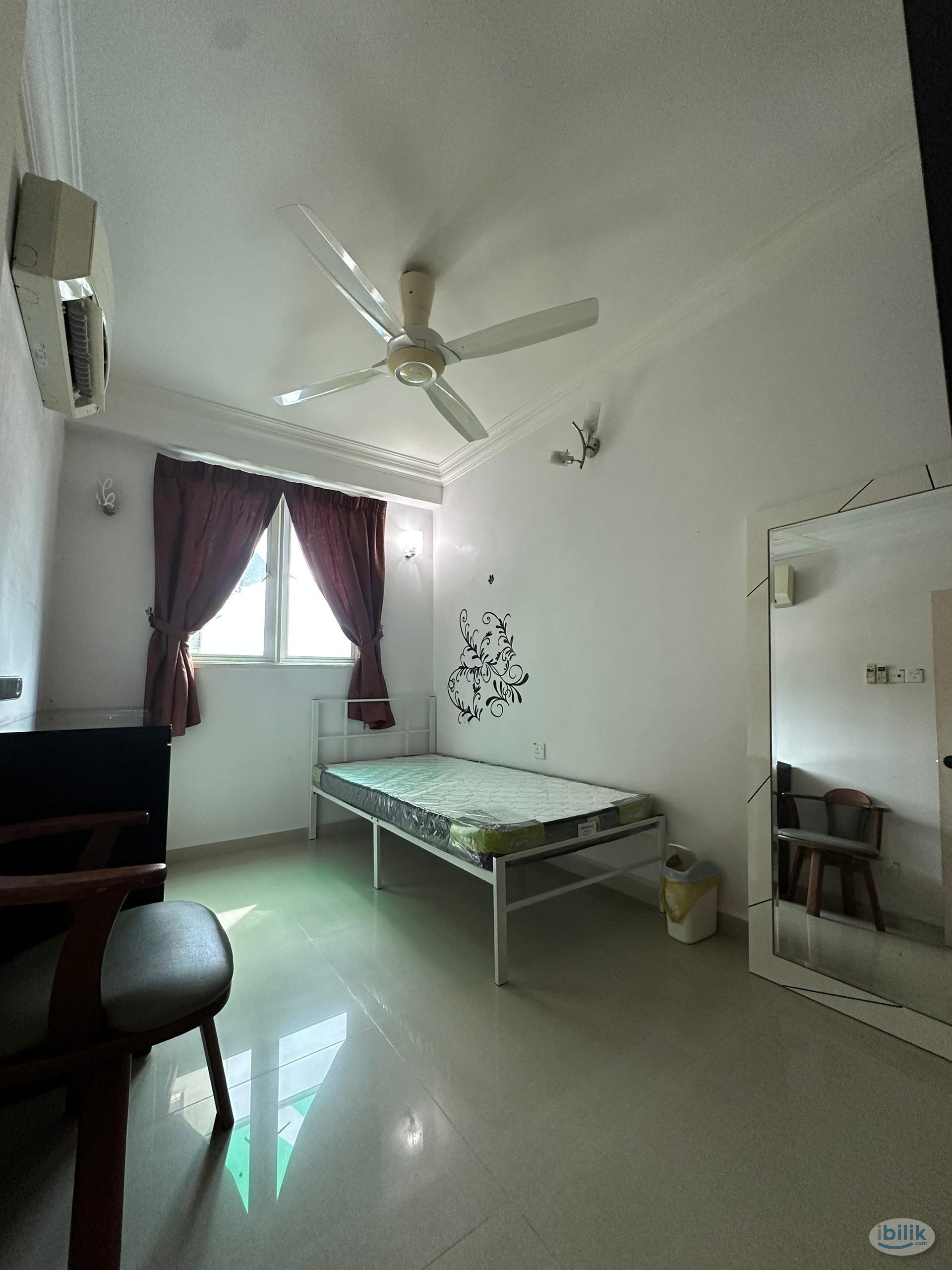Middle Room at Sri Saujana Apartment, Georgetown - Image 1
