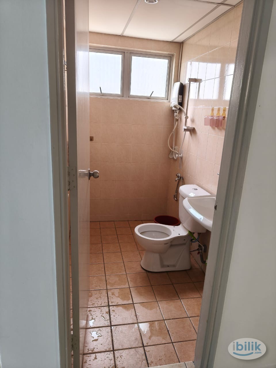 JB Town SKS Pavillion Room For Rent - Image 4