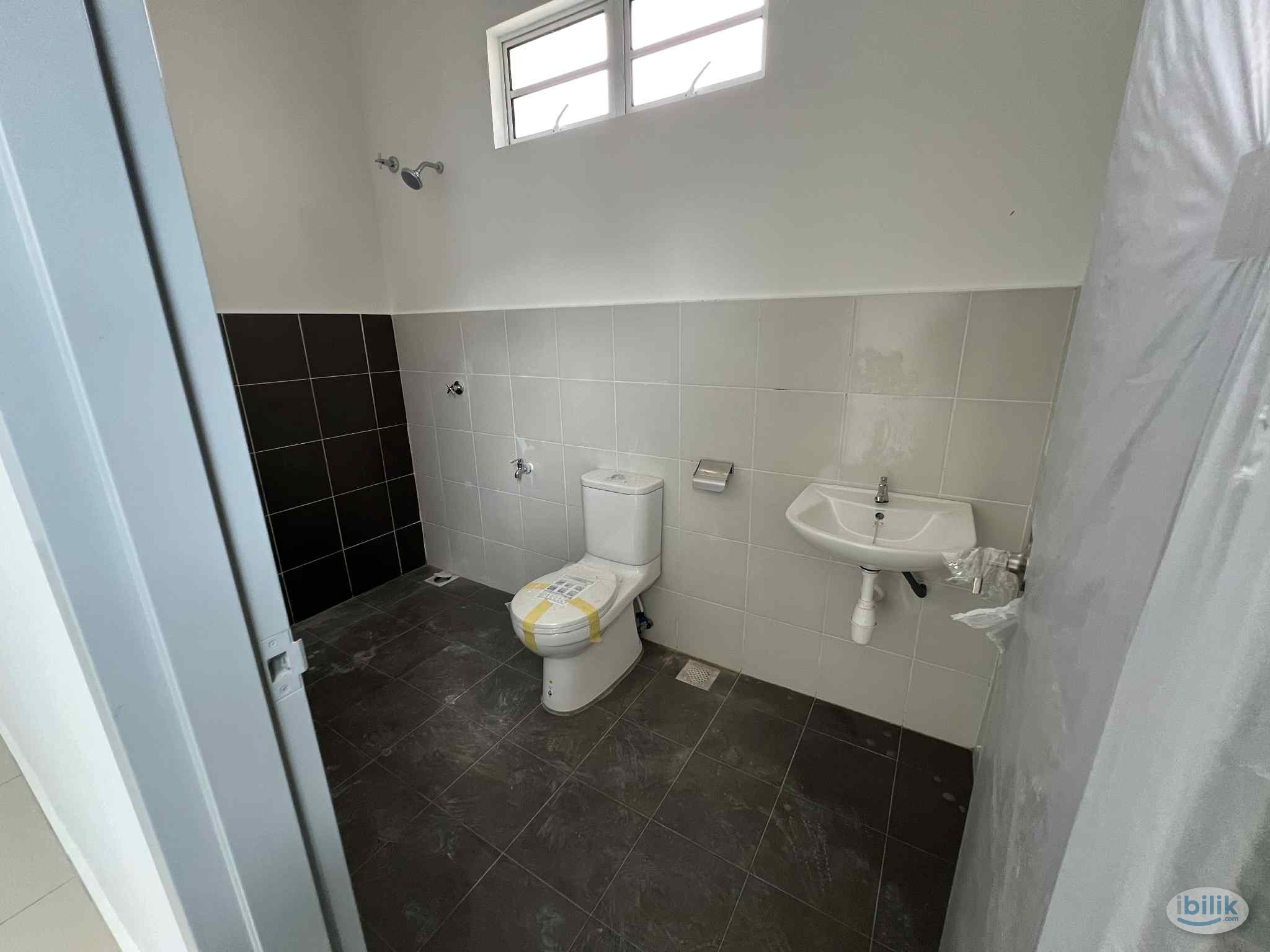 Middle Room at Melaka, Malaysia - Image 4