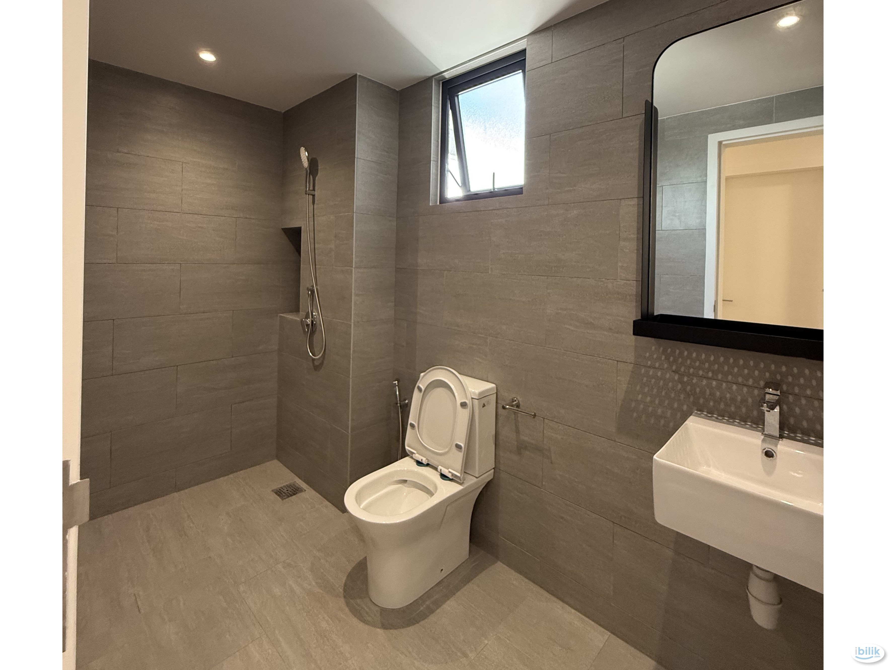 Fully Furnished Middle Room at Old Klang Road, near Mid Valley, Bangsar South, Bukit Jalil, Kuchai Lama - Image 4