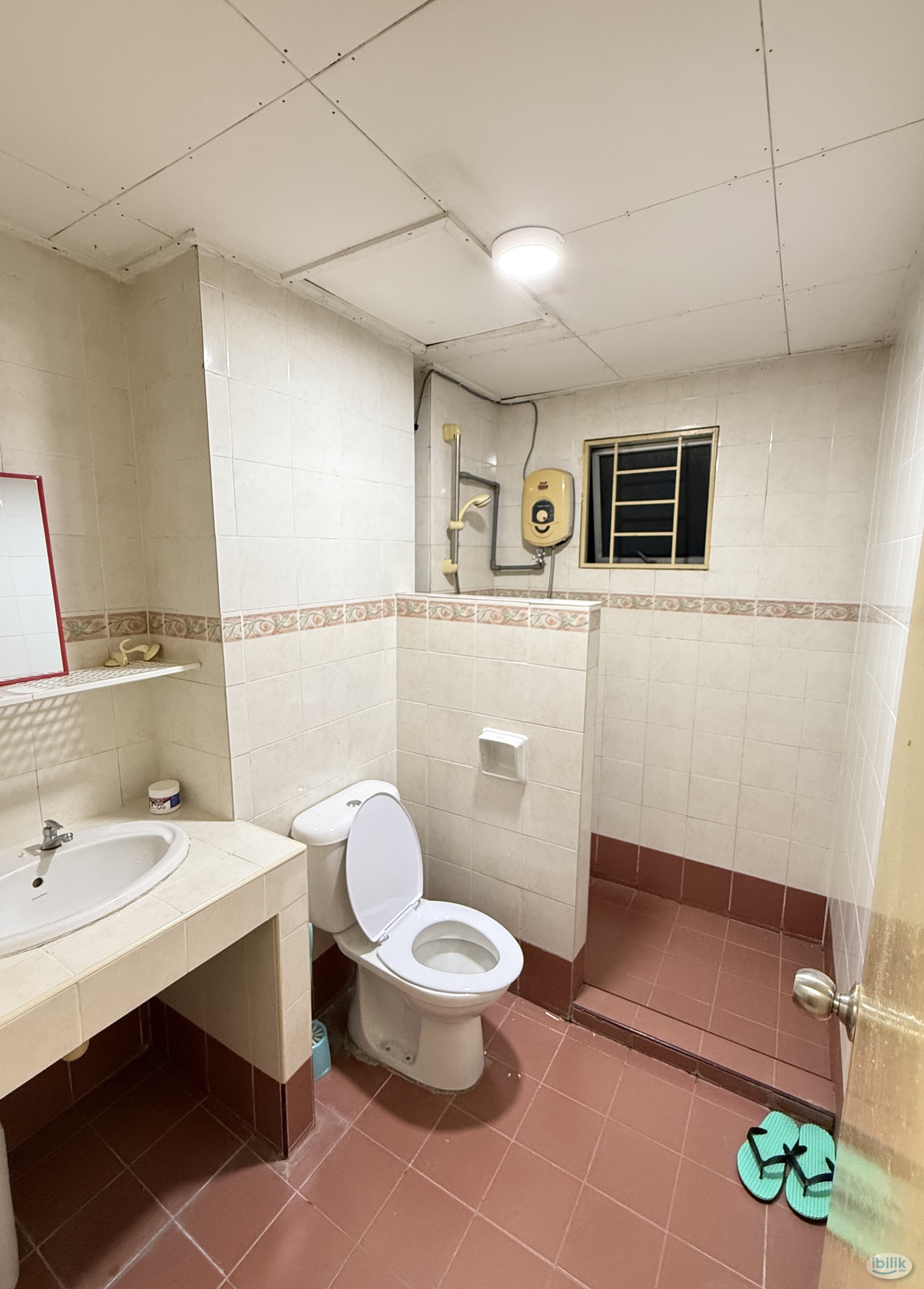 Master Room at Casa Damansara 1, Petaling Jaya - Image 4