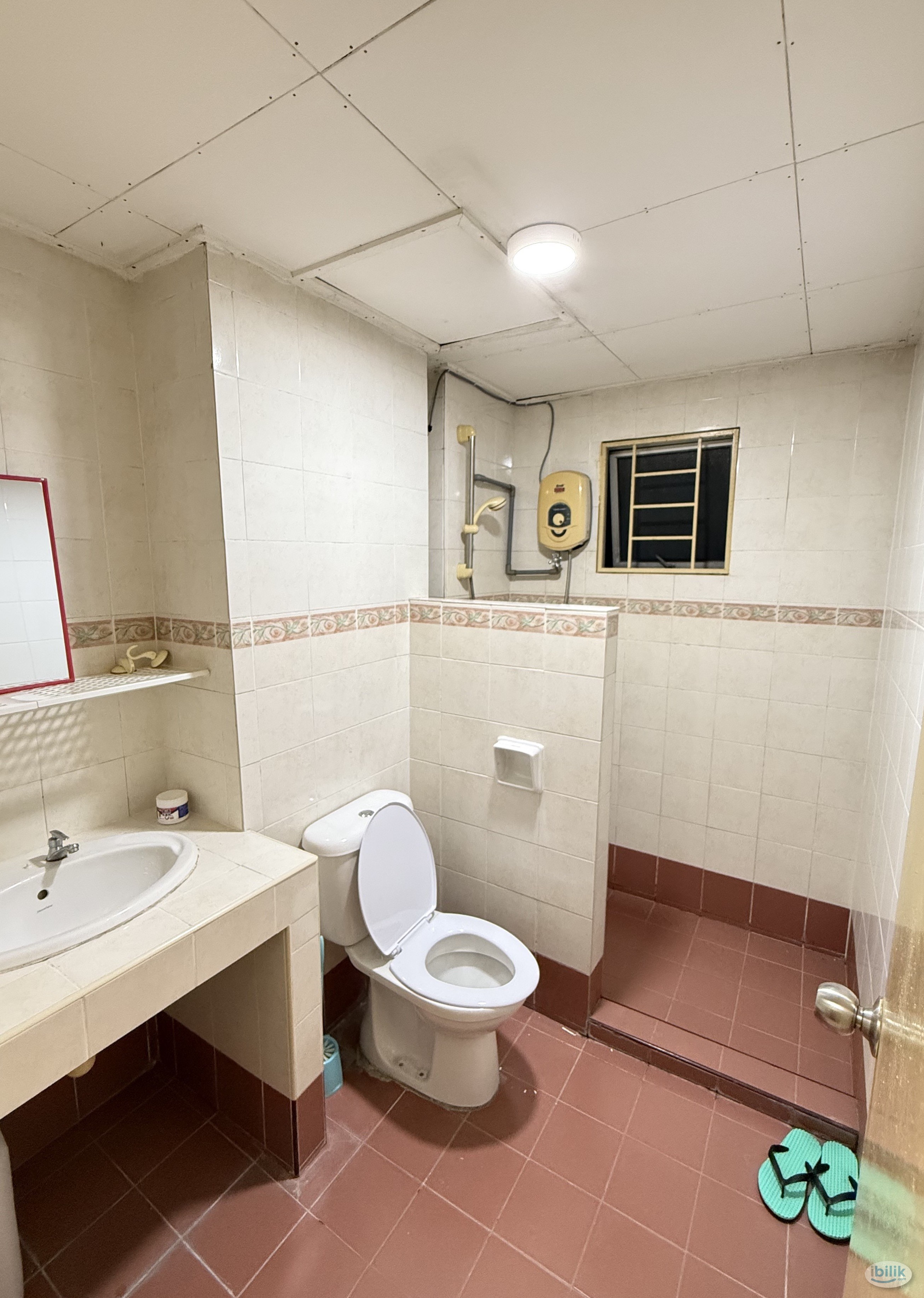 Middle Room at Casa Damansara 1, Petaling Jaya - Image 3