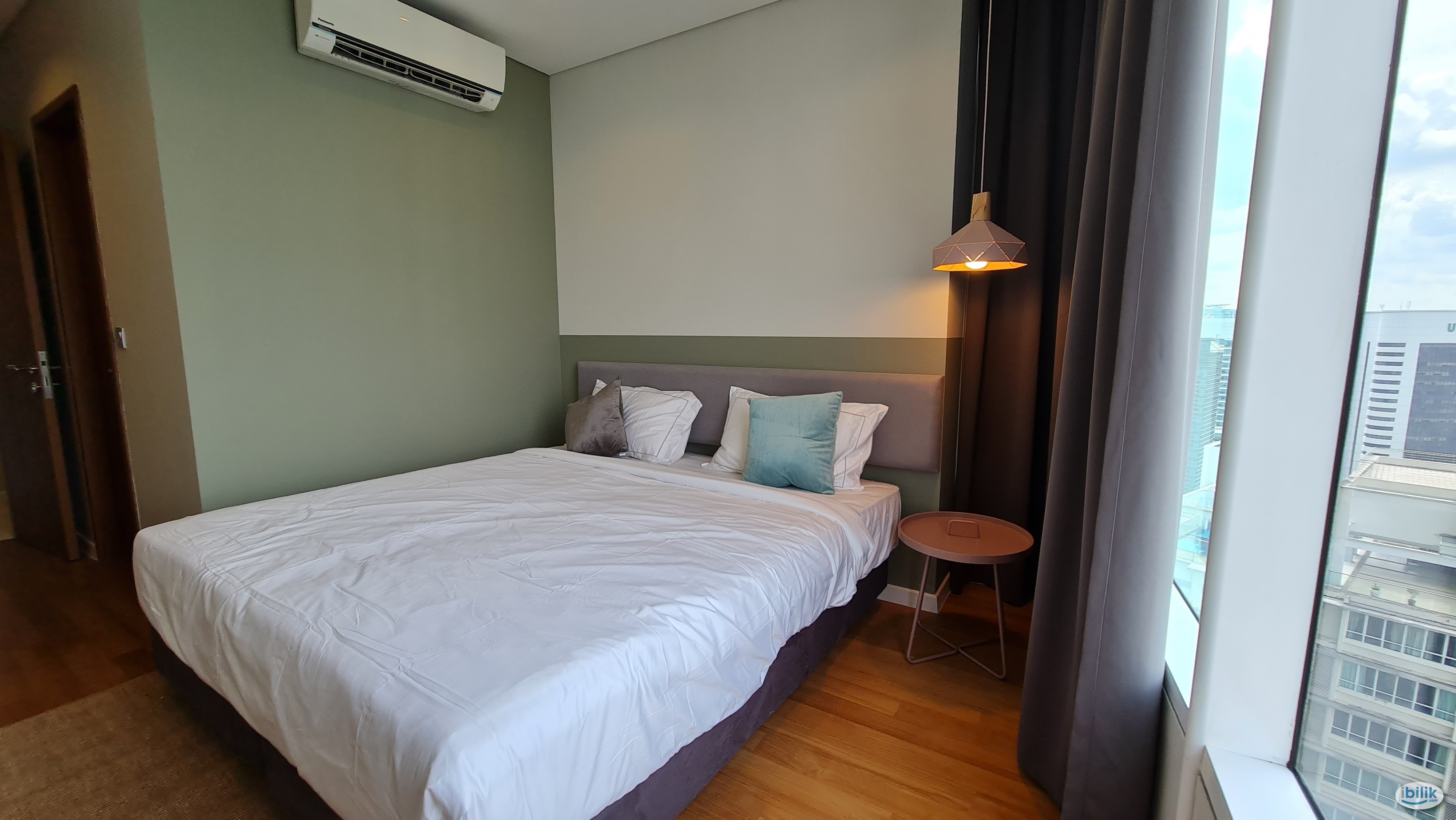 [3 Mins Walking to KLCC] Master Room attached Bathroom at Sky Suites - Image 2
