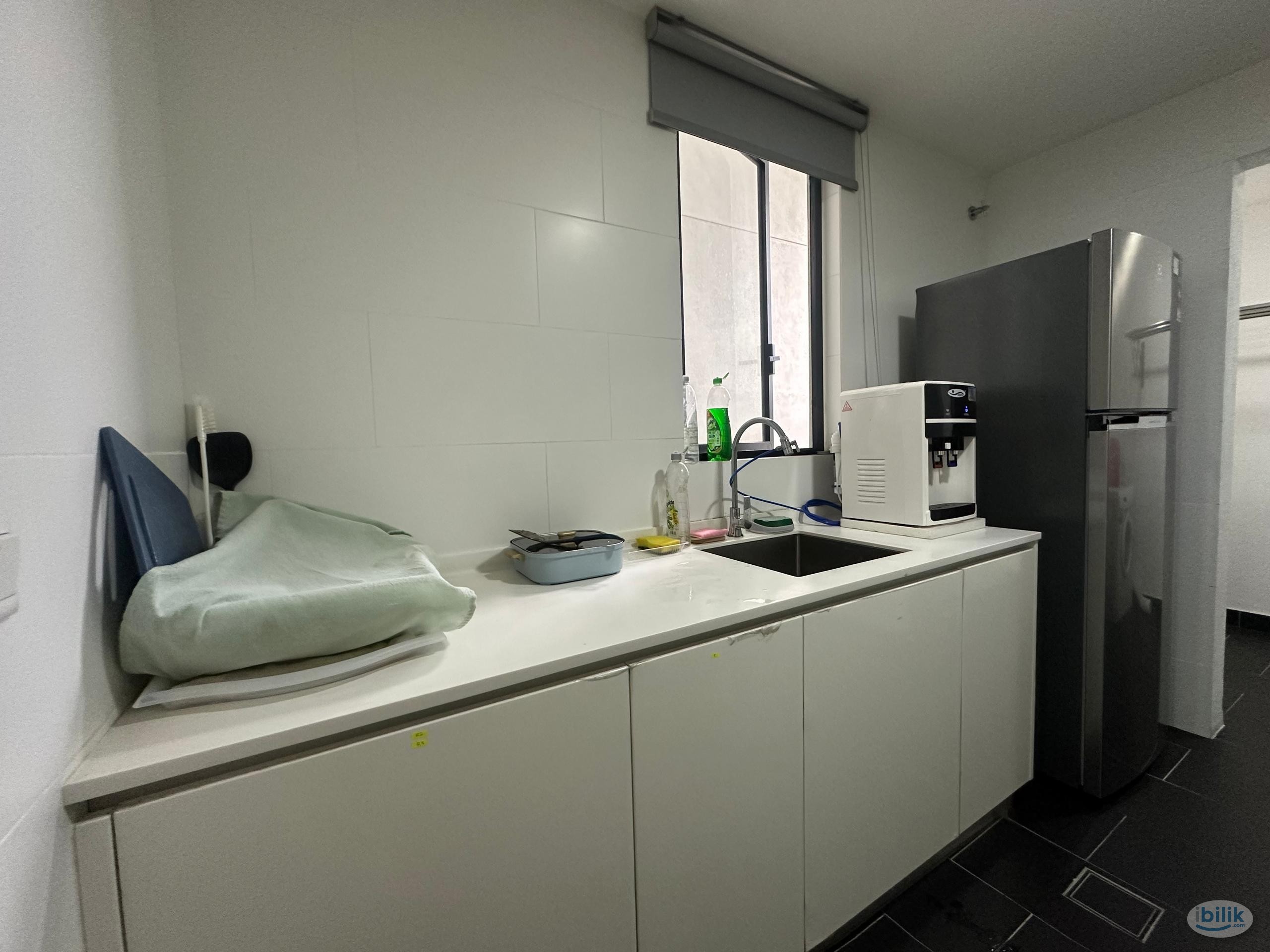 Sqwhere, Super Single Room Fully Furnished, MRT Linked - Image 5