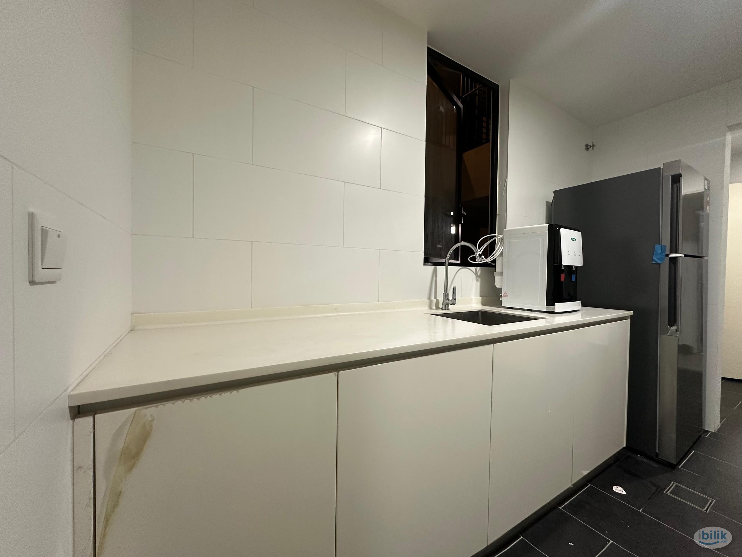Middle Room at SQWhere, Sungai Buloh - Image 4