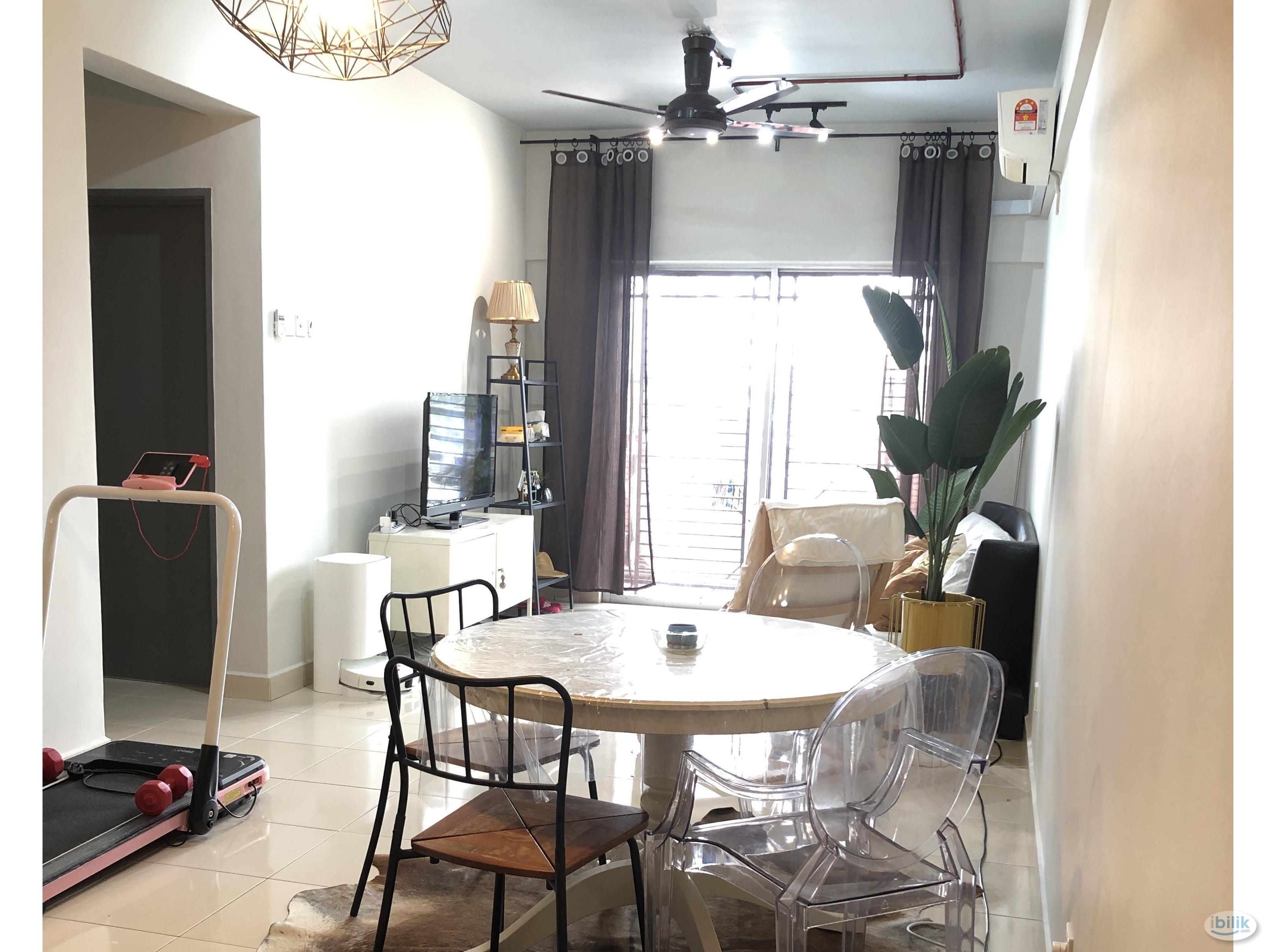 MIDDLE ROOM, Ampang Boulevard (female only) - Image 1