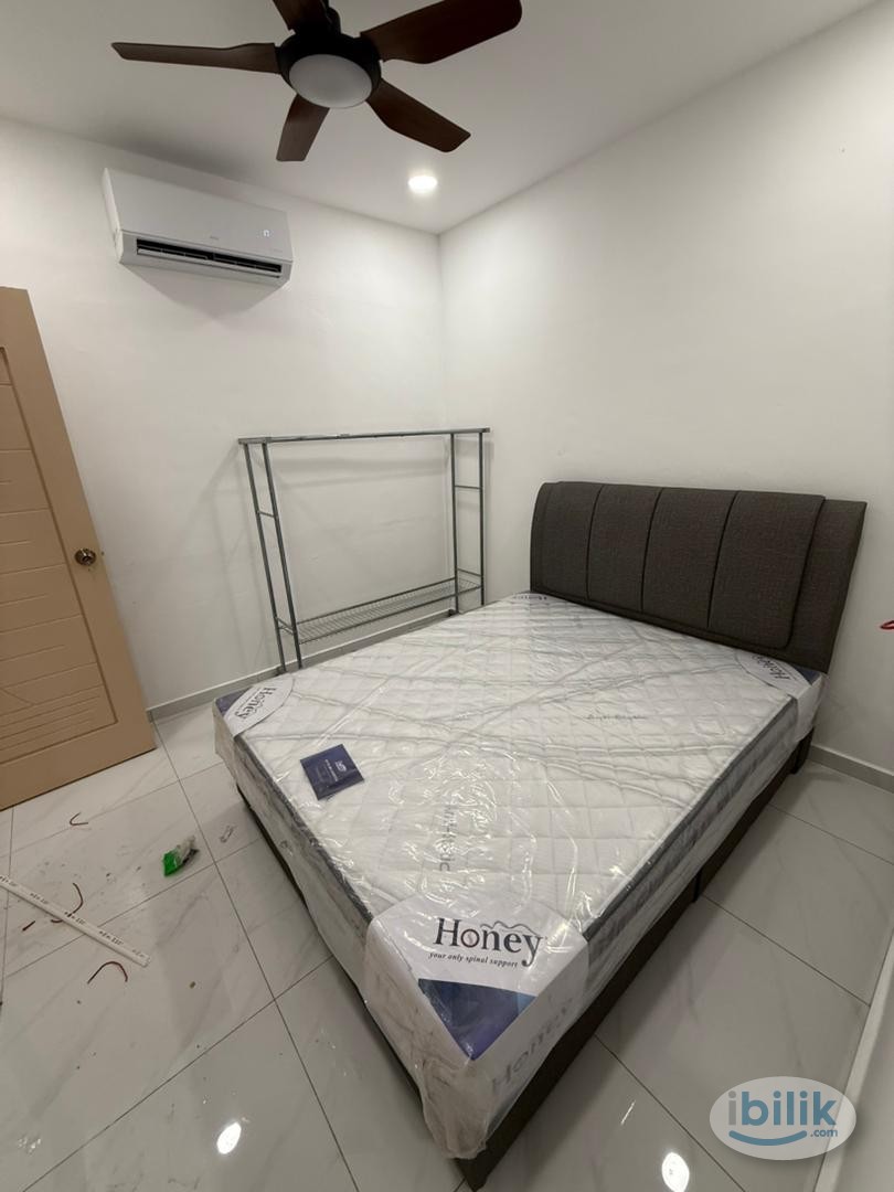 Single Room at Taman Johor Jaya, Johor Bahru - Image 2