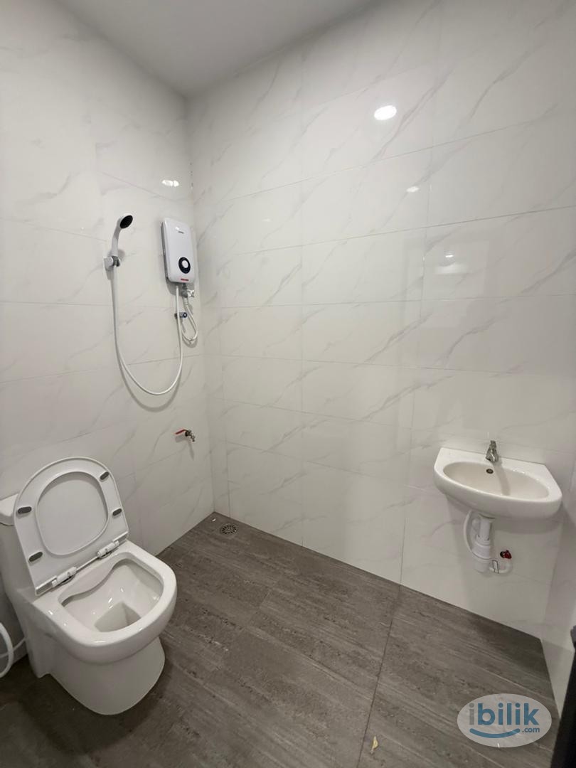Single Room at Taman Johor Jaya, Johor Bahru - Image 4