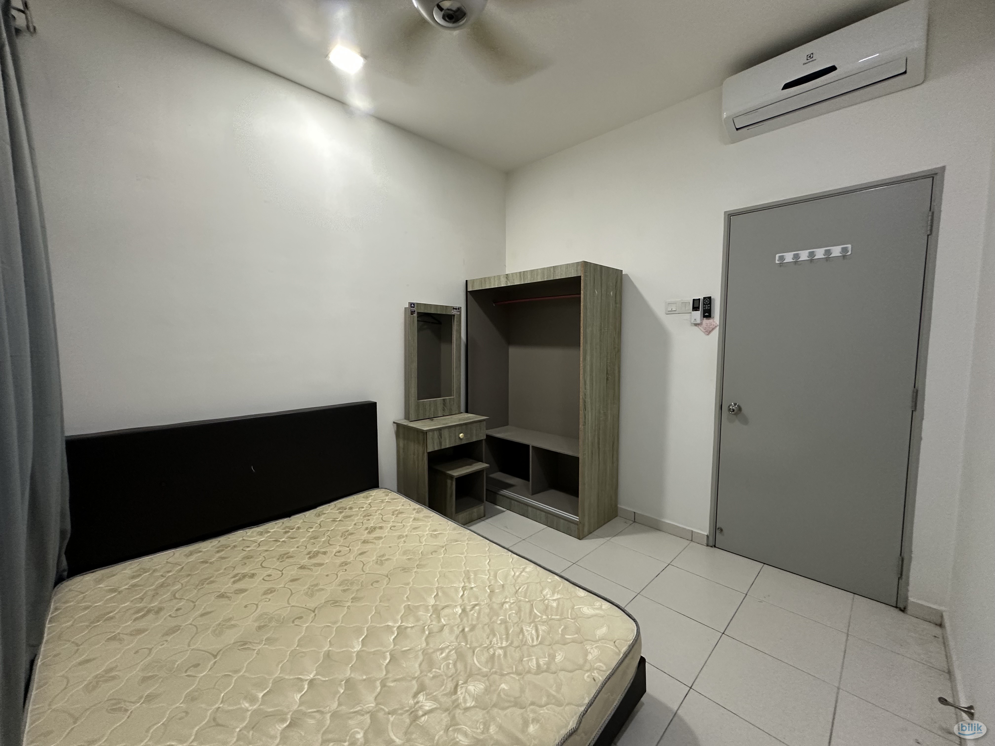 Middle Room at Damansara Damai, Petaling Jaya - Image 2