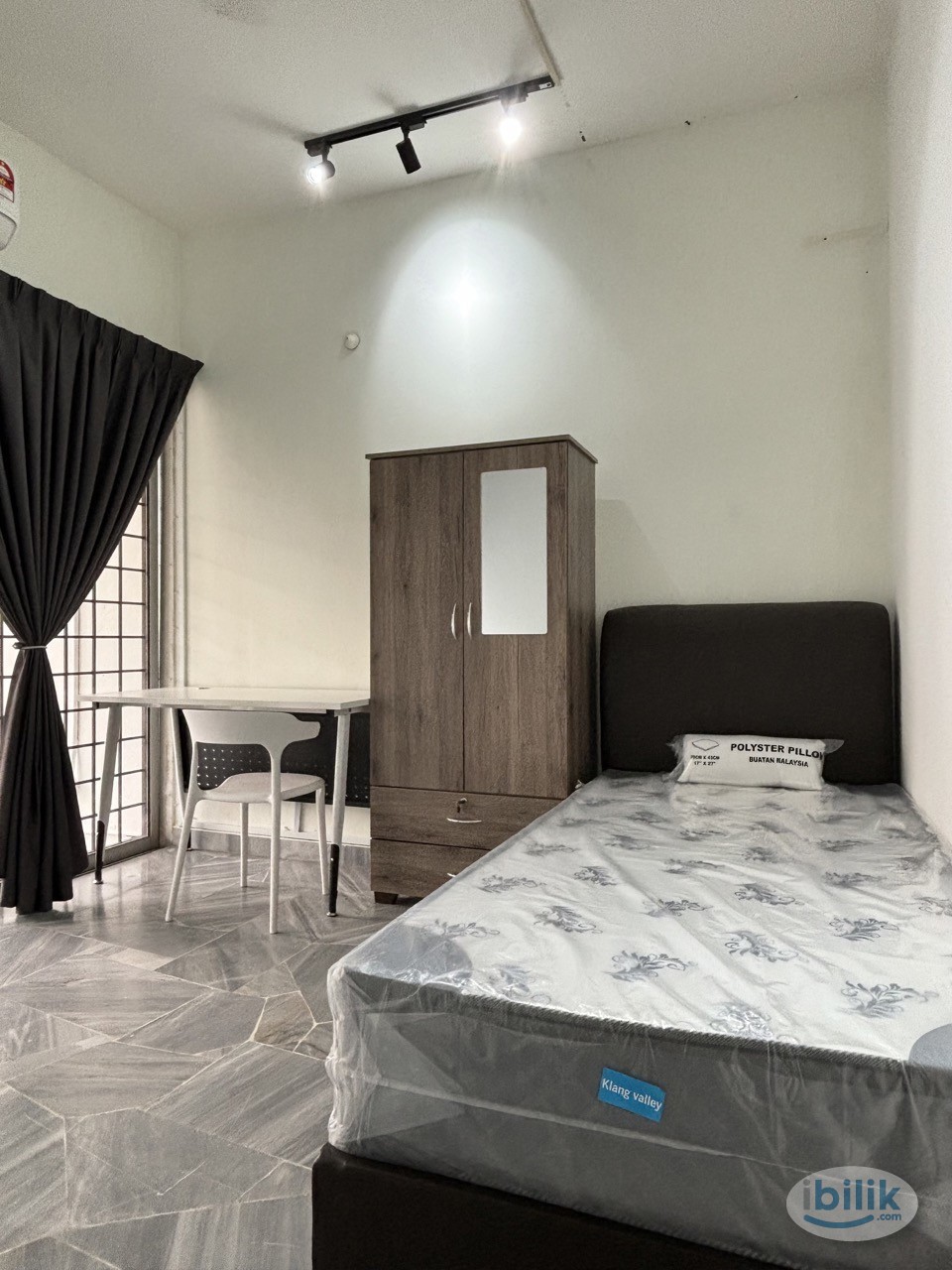🔥Bandar Utama,BU10, Single Room🔥Fully Furnish NEW 10” Mattress Aircond Wardrobe Table Chair - Image 1