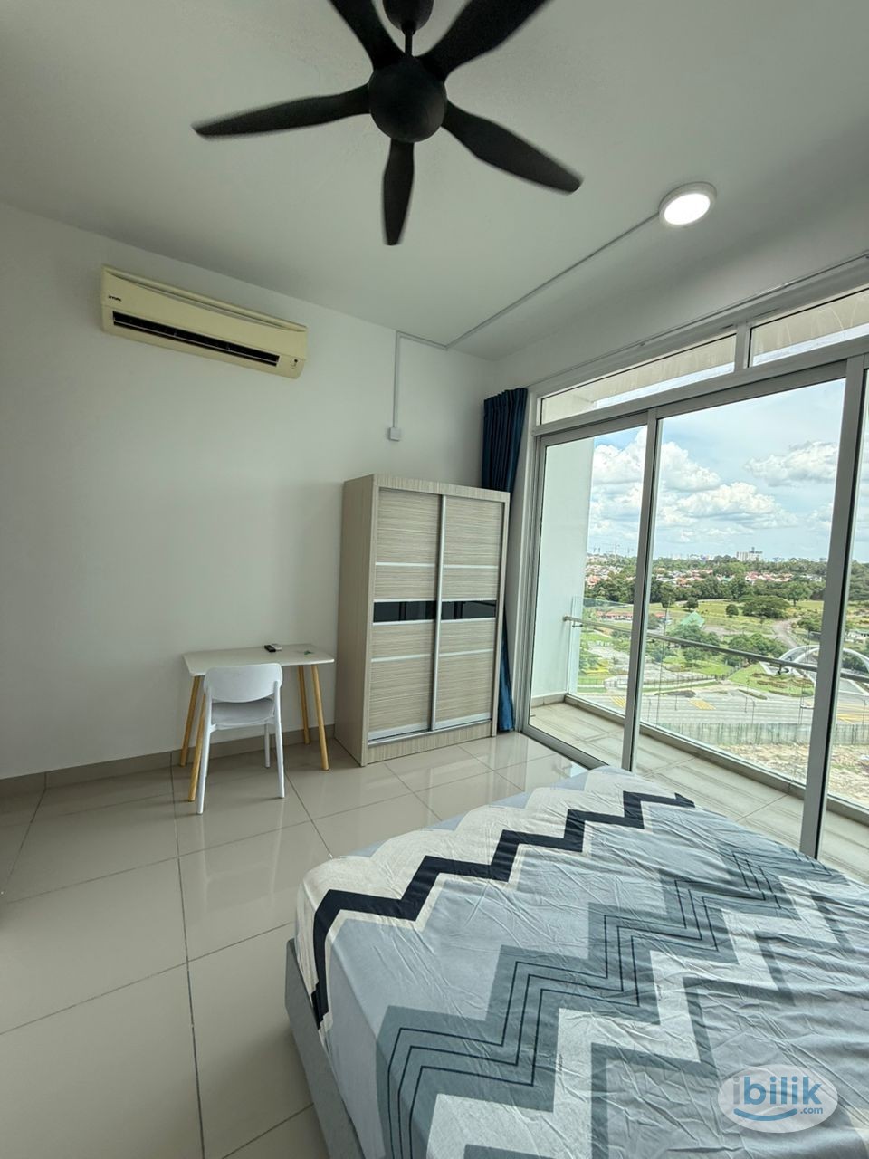 Tropez residence / Danga Bay JB / RM850 / room for rent / Attach balcony / Low deposit - Image 2
