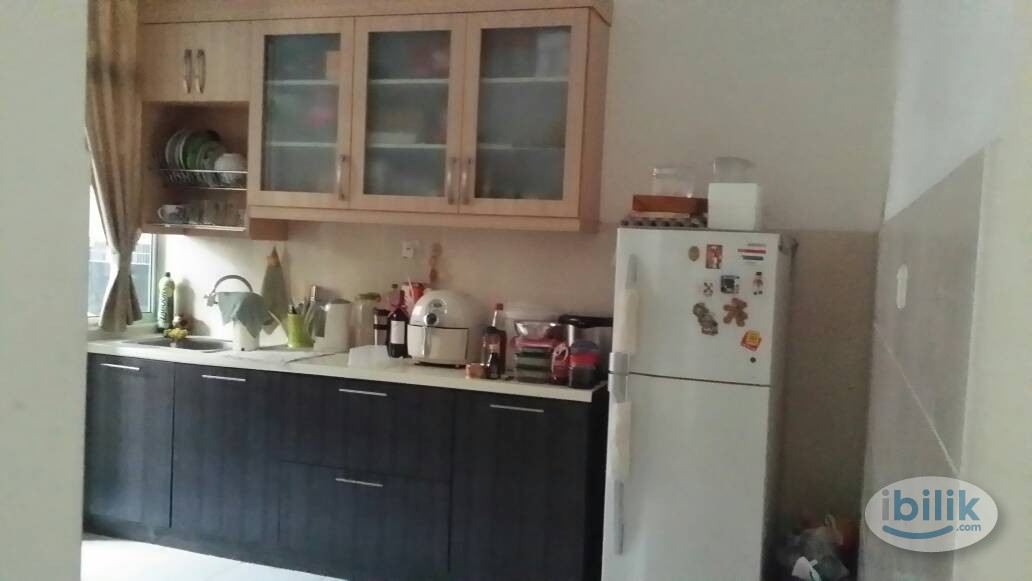 Middle Room at Taman Bukit Indah 2, Johor Bahru - Image 4