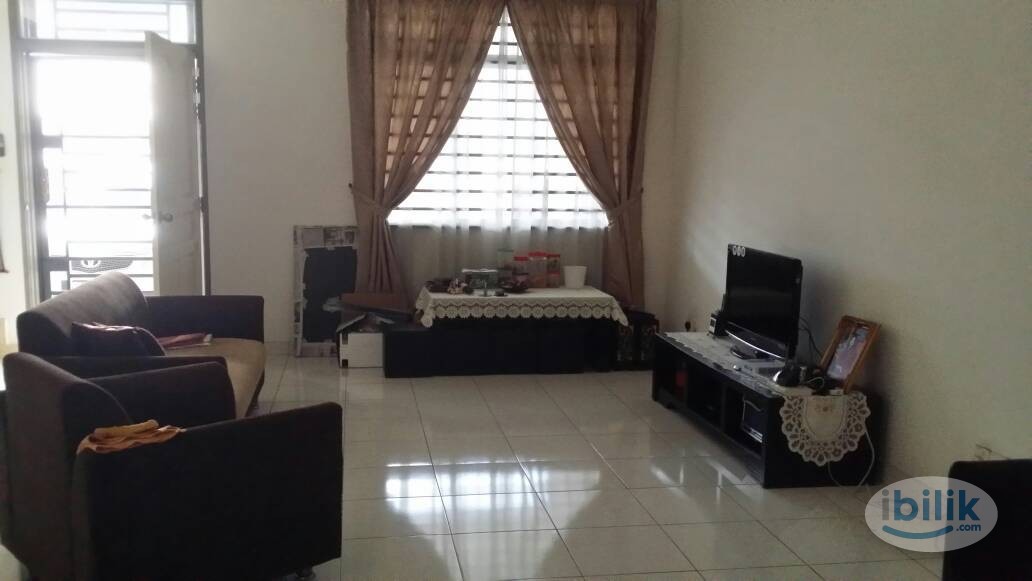 Middle Room at Taman Bukit Indah 2, Johor Bahru - Image 5