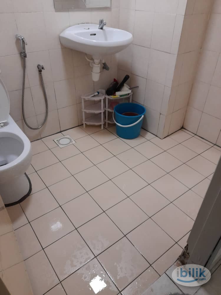 Palm Spring Damansara Medium Room Only for Clean Tidy Tenant - Image 4