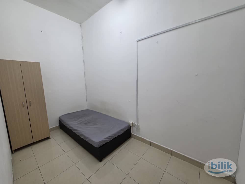 💥BILIK MURAH💥SETIA UTAMA SPACIOUS MIDDLE ROOM FOR RENT ✨✨NEAR TO SETIA CITY MALL ,SUNSURIA FORUM,TOP GLOVE🎏🎏 - Image 1