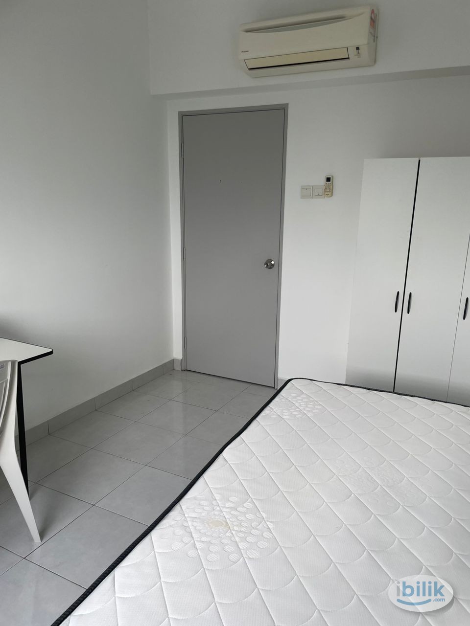 Female Room For Rent - Image 2
