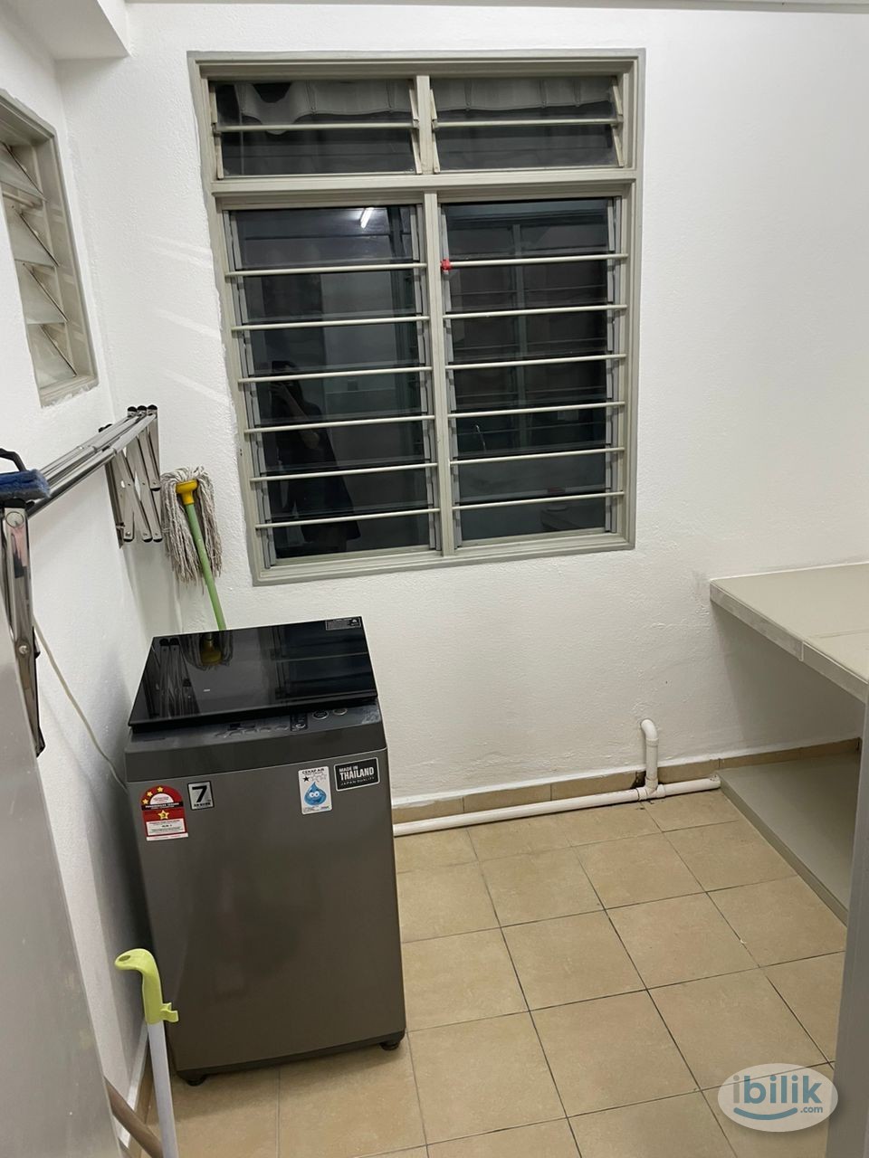 Female Room For Rent - Image 3