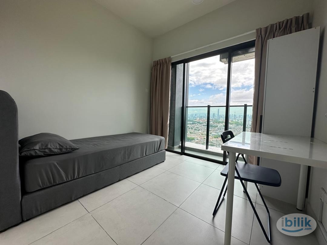 Majestic Maxim Balcony Room!! - Image 1