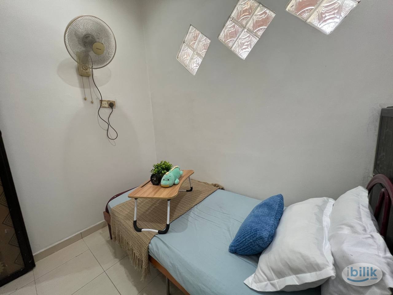 👩‍💼 Bilik Sewa Murah (Female Unit) @ Taman Rasah Jaya, Seremban – Master bedroom, Low Depo! - Image 1
