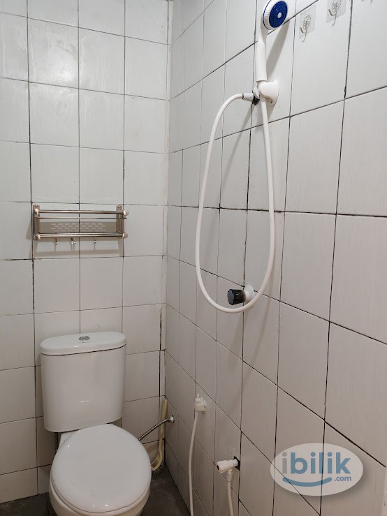 Master Room at Serdang Skyvillas, Seri Kembangan - Image 3